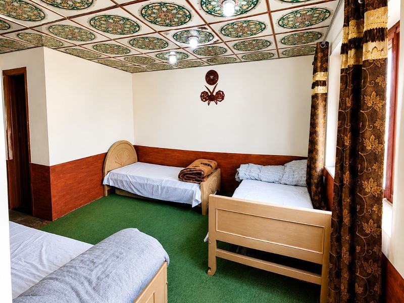Parbat 4 Seasons Resort Rupal Mountain View