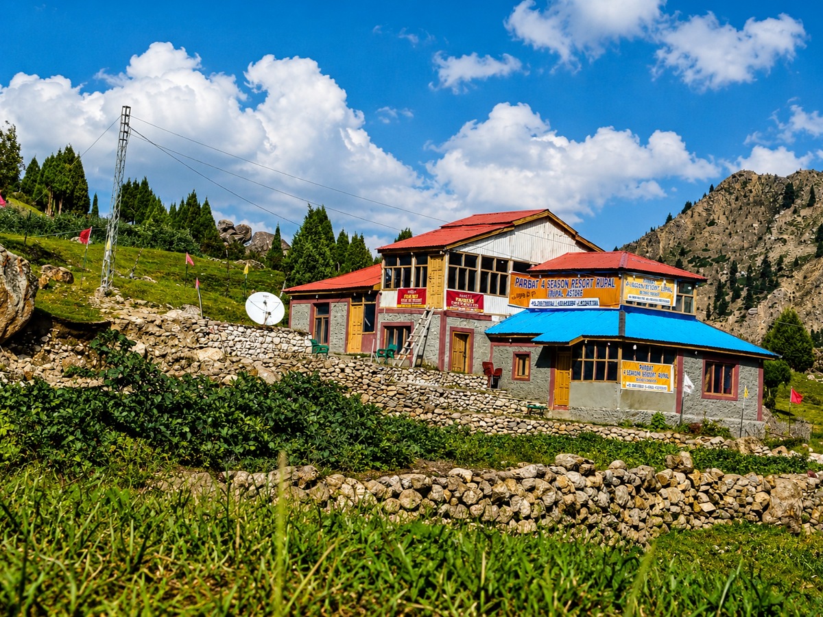 Parbat 4 Seasons Resort Rupal Scenic Mountain Landscape
